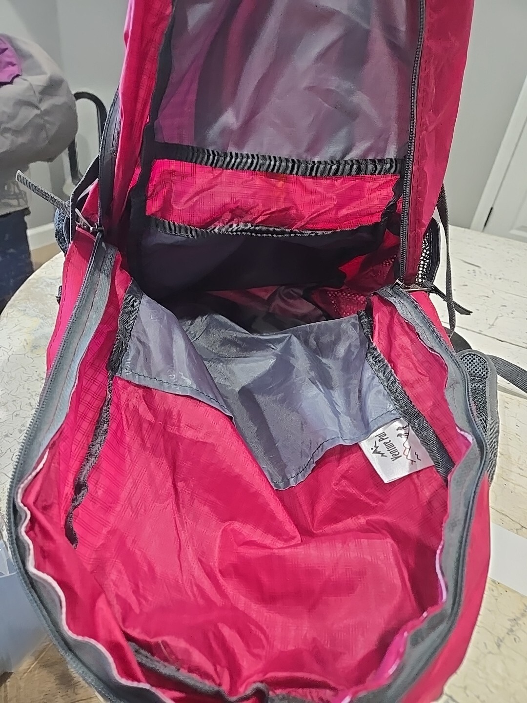 VENTURE PAL Field Operation 35L Maroon