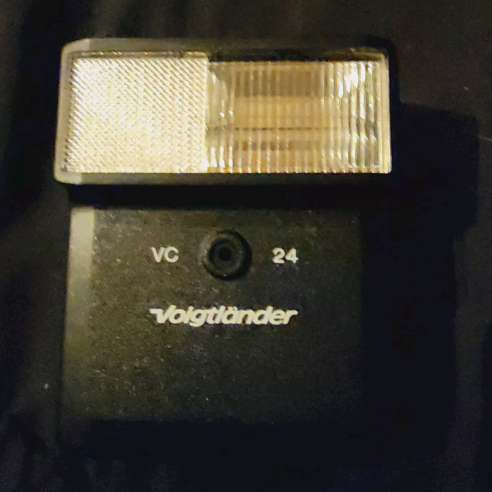 Voigtlander VC 24. Universal Flash Camera Hot Shoe Socket w/cable ,Case , Manual
