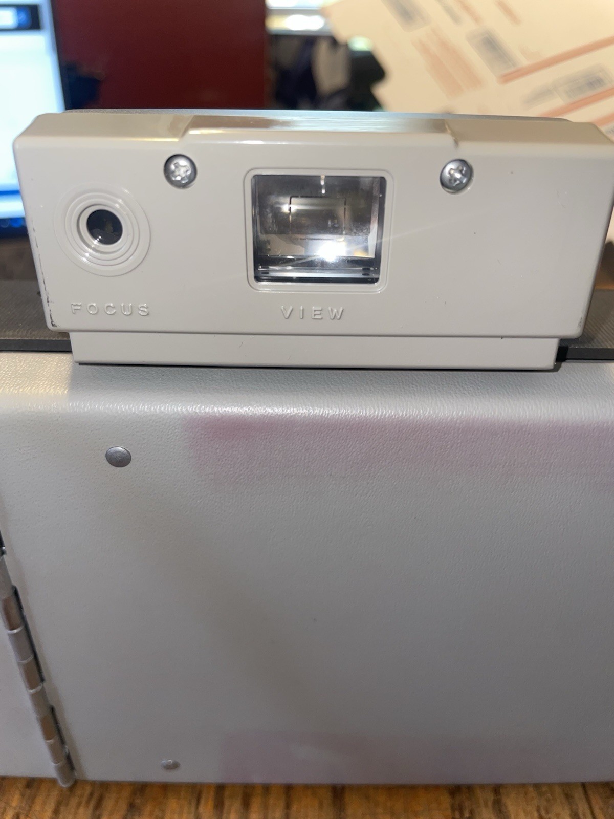 Vintage Polaroid 230 Automatic Land Camera Accessories flash GR8T cond untested