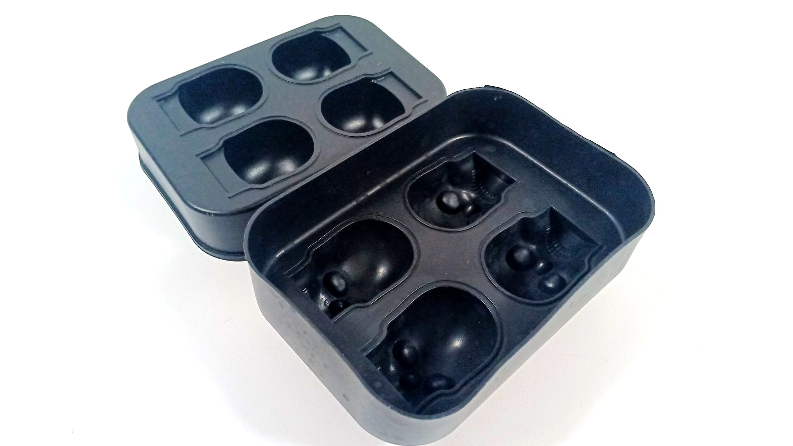 Skull Ice Cube Tray Halloween Silicone Rubber Preowned