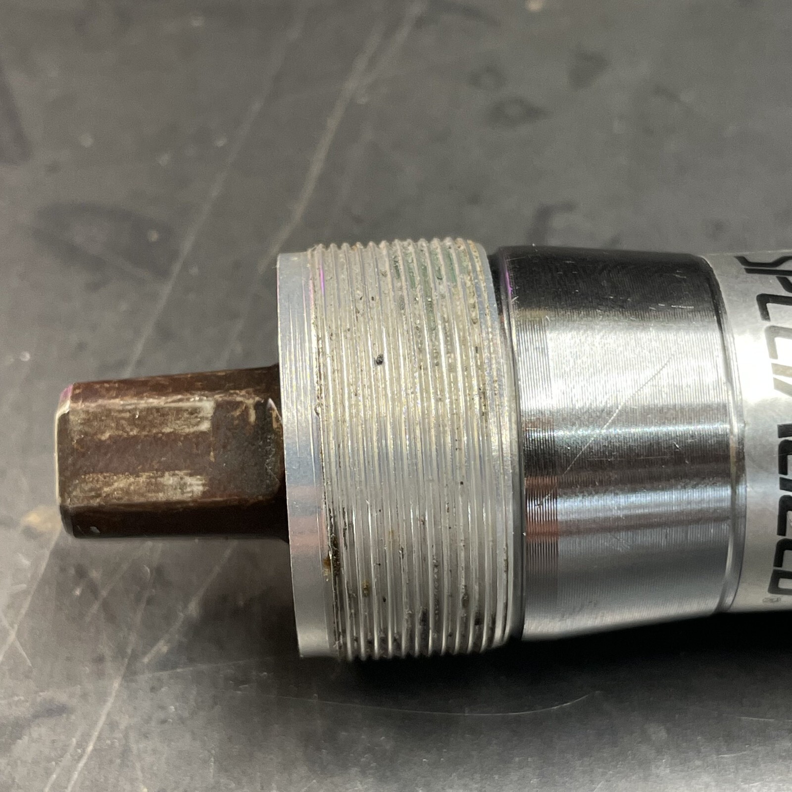 Specialized Sealed Bottom Bracket - 73 x 111 - English - Used