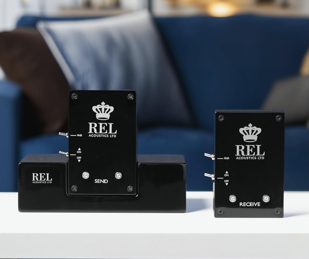 REL Acoustics Arrow Wireless Transmitter & Receiver – Zero-Compression Small
