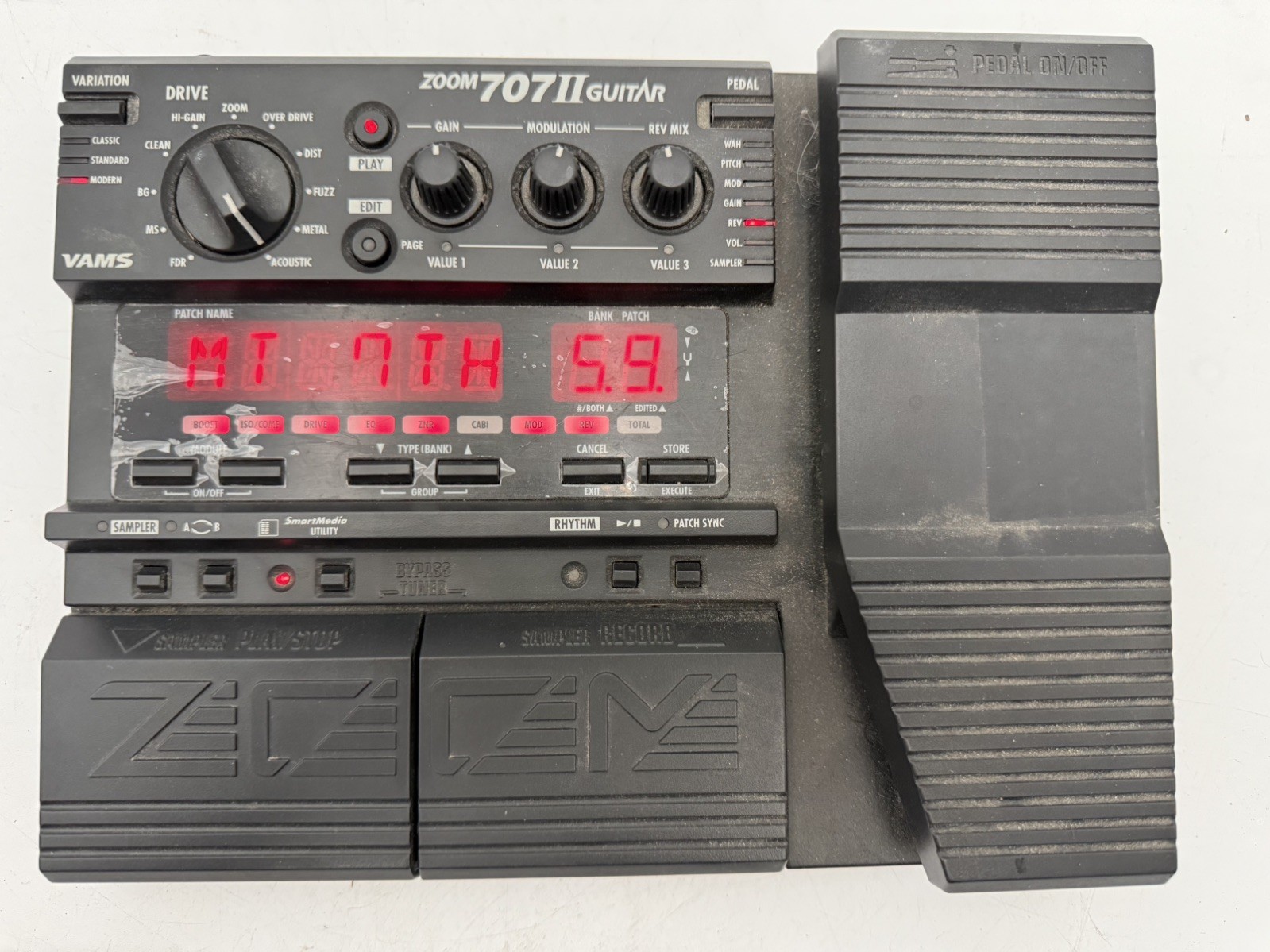 ZOOM 707 II Multi Effector Guitar Pedal
