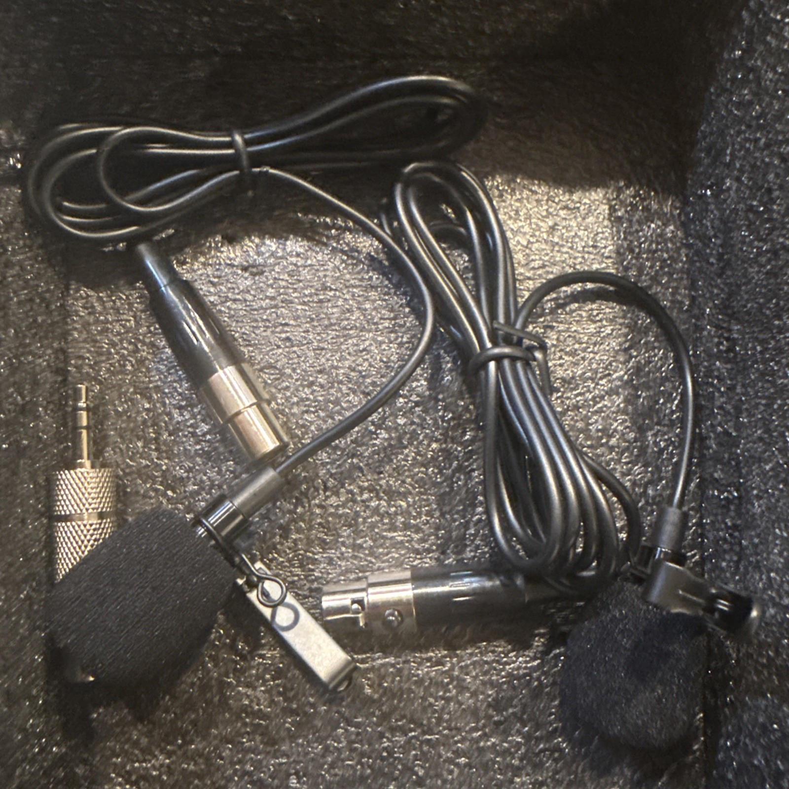 4-Channel Wireless Microphone System UHF Cordless 2 Handheld 2 Bodypack Mics
