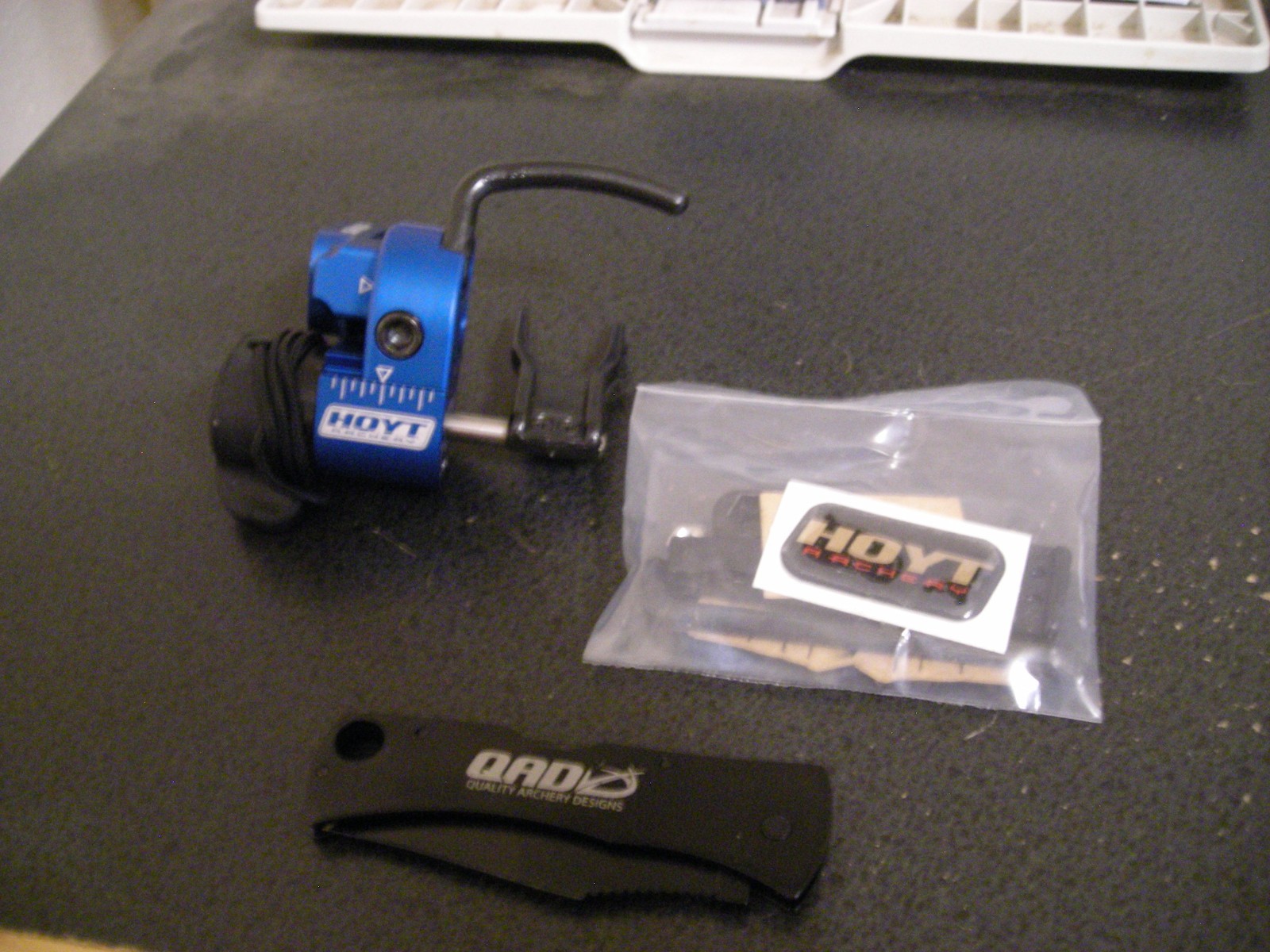 NEW  LEFT HAND HOYT QAD Ultra Arrow Rest BLUE Drop Away LH Free Knife Included