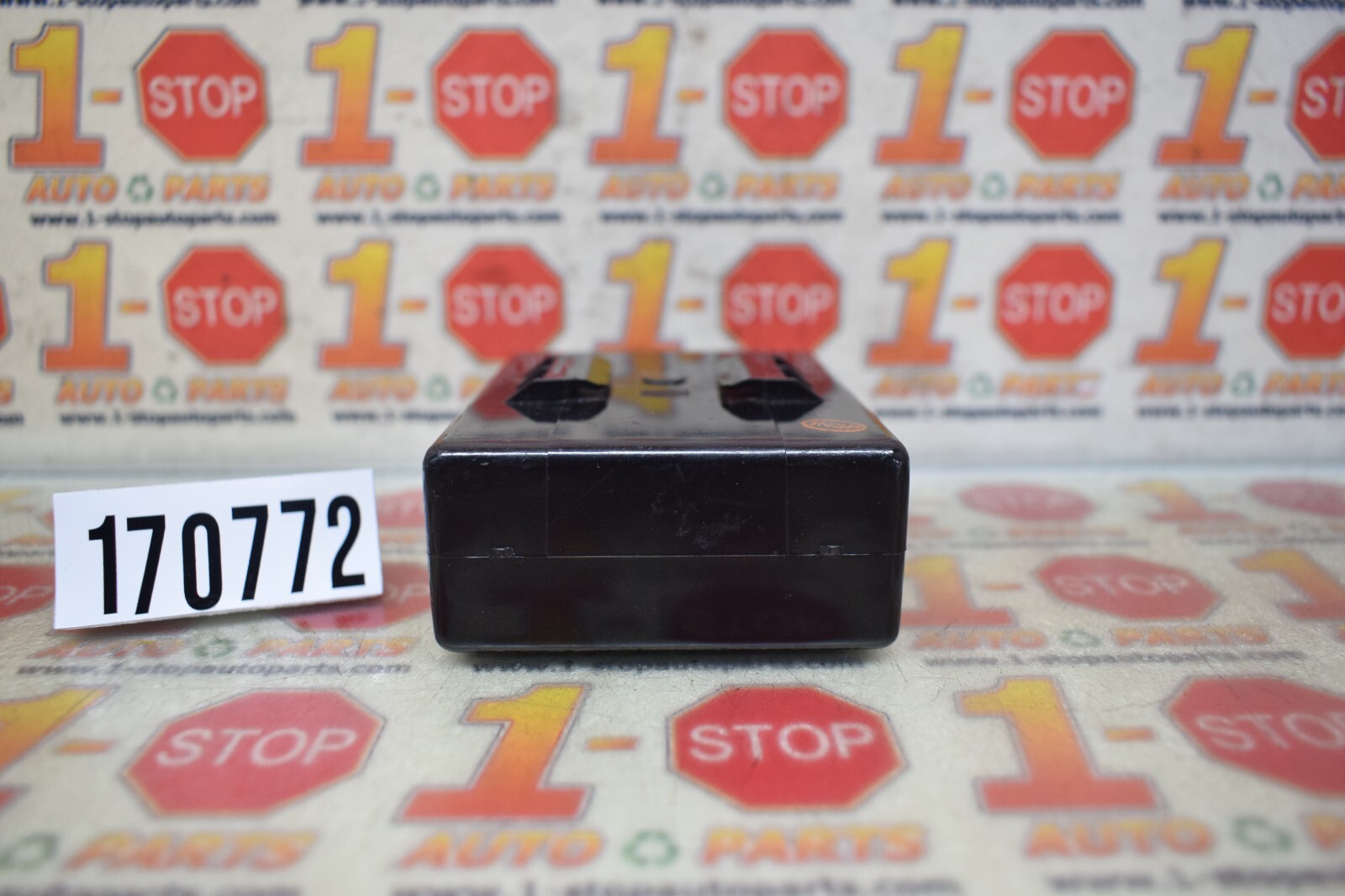 2004-2006 TOYOTA CAMRY AMPLIFIER CONTROL MODULE 88650-06100 OEM