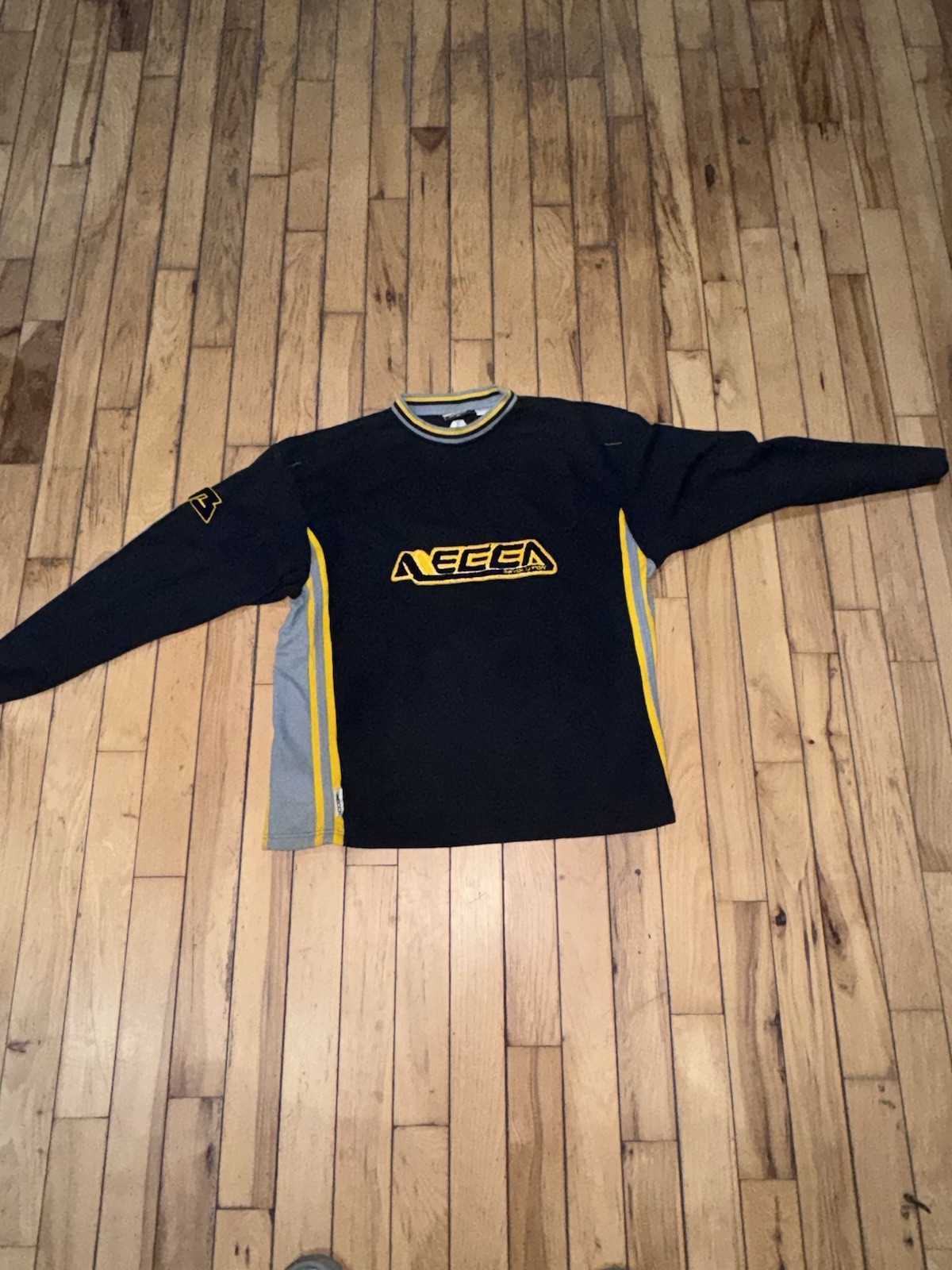 Y2K Mecca Long Sleeve Sweater XXL Adult Black Gray Yellow