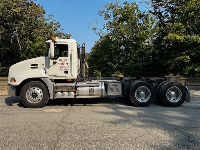 2008 Mack CXU - 613 Tandem Tractor