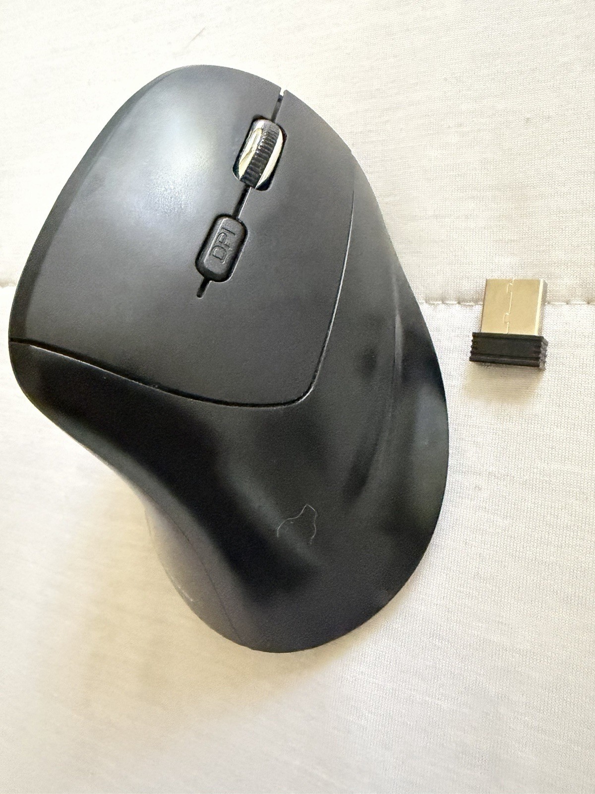 iClever Ergonomic Mouse, WM101 Vertical Wireless Mouse, 2.4GHz Optical Vertic...