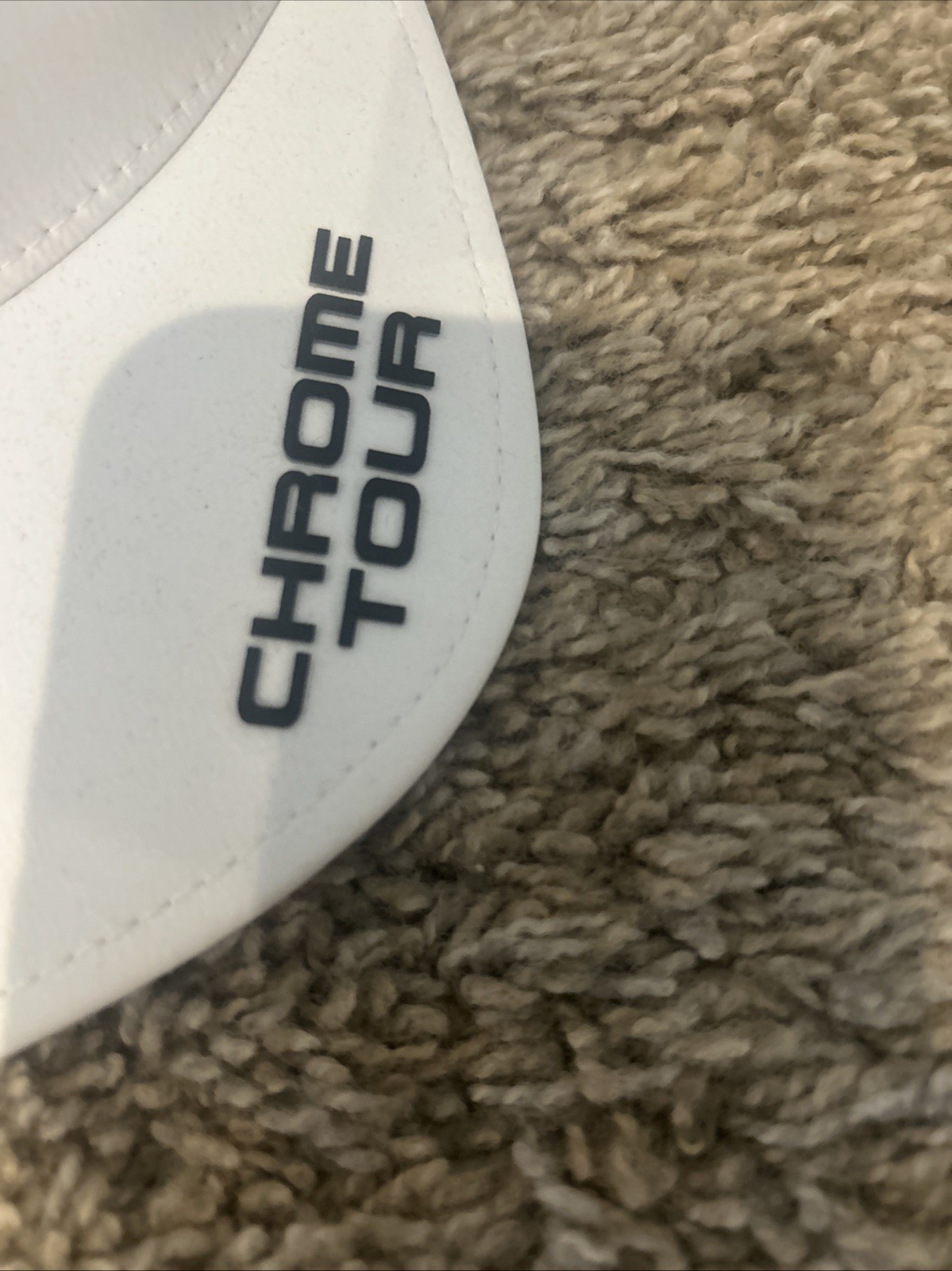 NWT- Callaway Chrome Tour Elyte White Golf Hat Flexfit Tech 110 Adjustable Cap