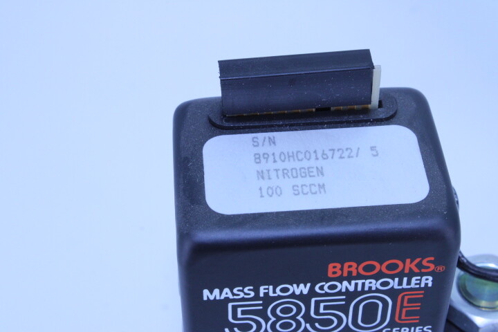 Brooks Mass Flow Controller 5850E 100 SCCM NITROGEN