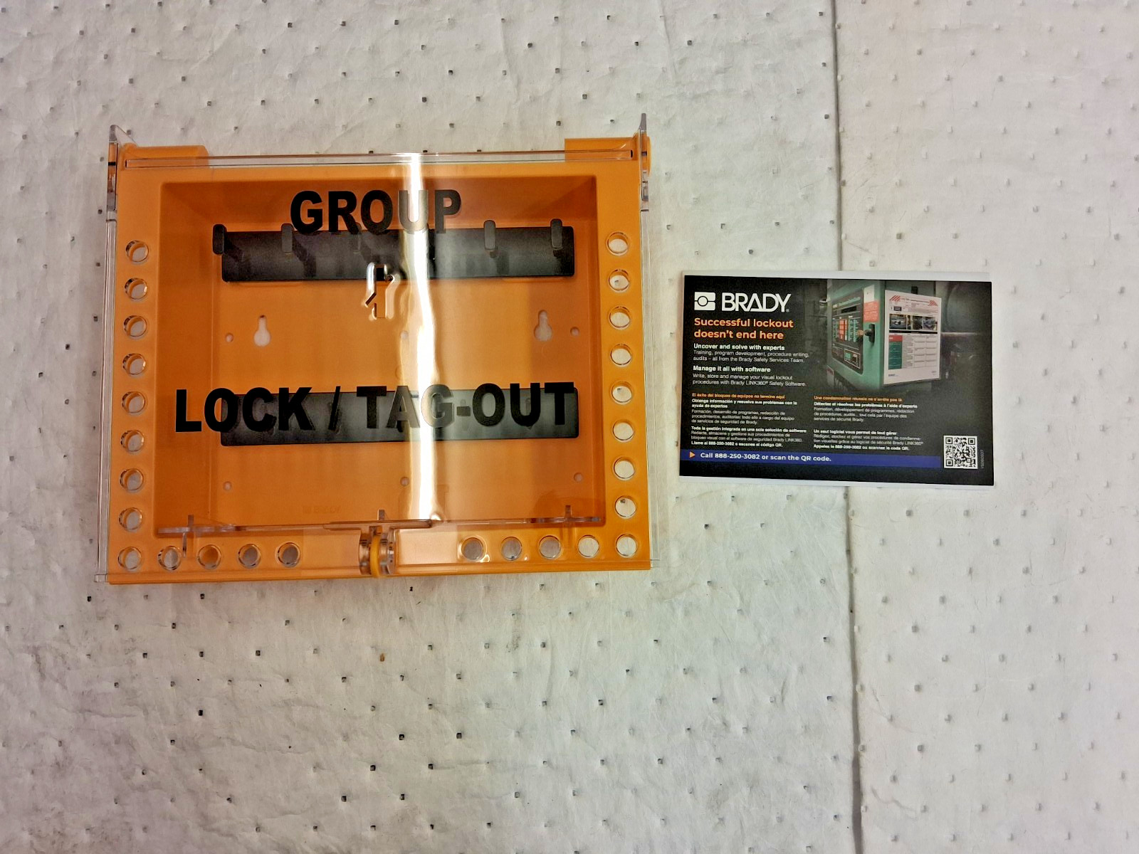 Brady Group Lock Box 11 in H x 13 in W x 4 in D GLB26