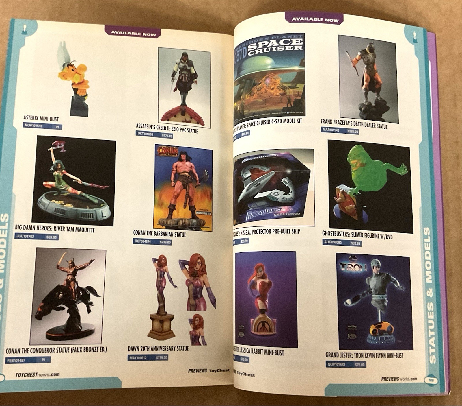 PREVIEWS TOY CHEST CATALOG (2011) Diamond Comic Distributors; New
