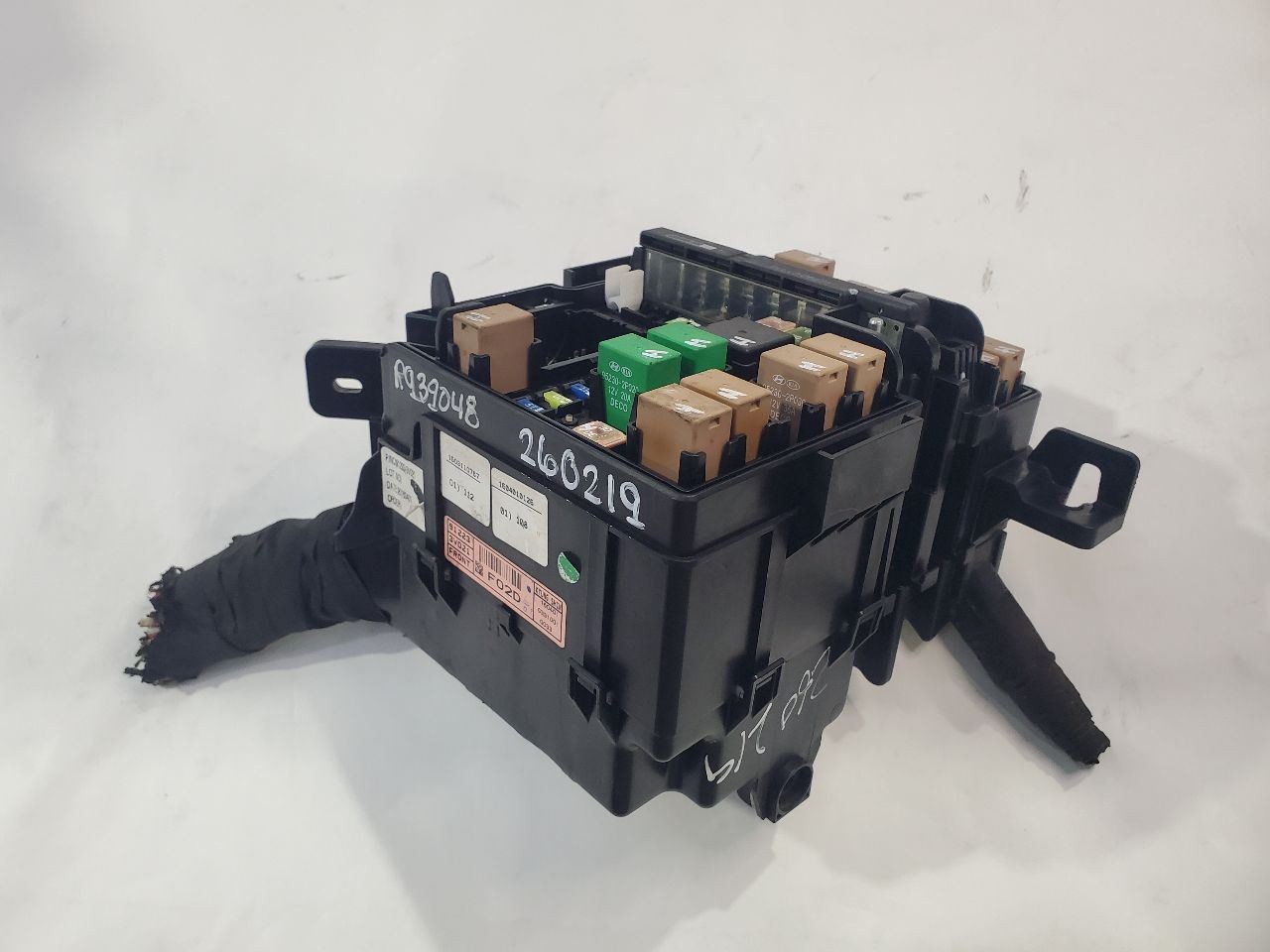 2015 2016 Hyundai Azera OEM Engine Fuse Box 91223-3v021