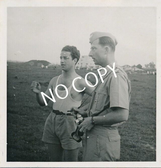 Photo WK II Comrades In The Luftwaffe G1.52