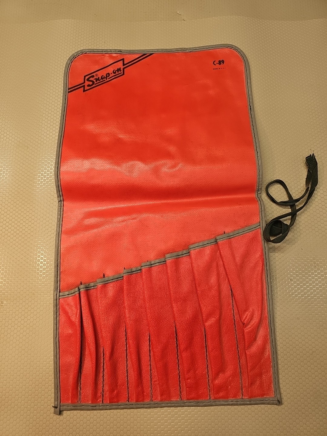 SNAP ON C-89 RED WRENCH  BAG POUCH ROLL 8 POCKETS *VINTAGE & MINT*