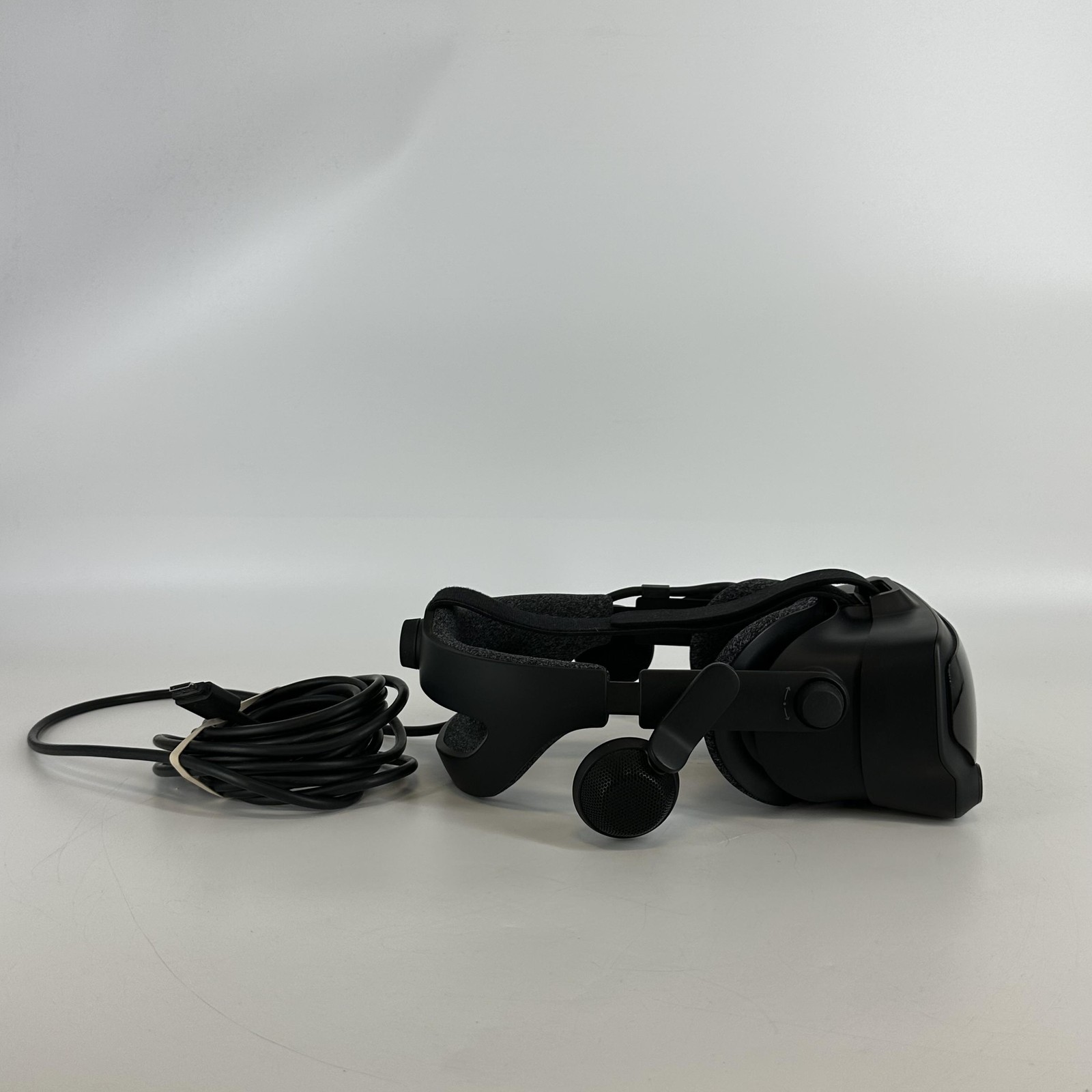 Valve Index VR Headset w/ Power Cord/Controllers/Base Stations - Good