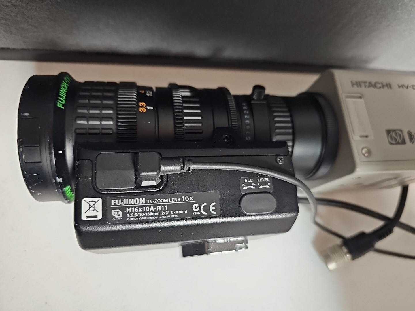 Hitachi HV-D30 DSP 3CCD Camera W Fujinon H16x10a-R11 TV-Zoom Lens 16x C-Mount