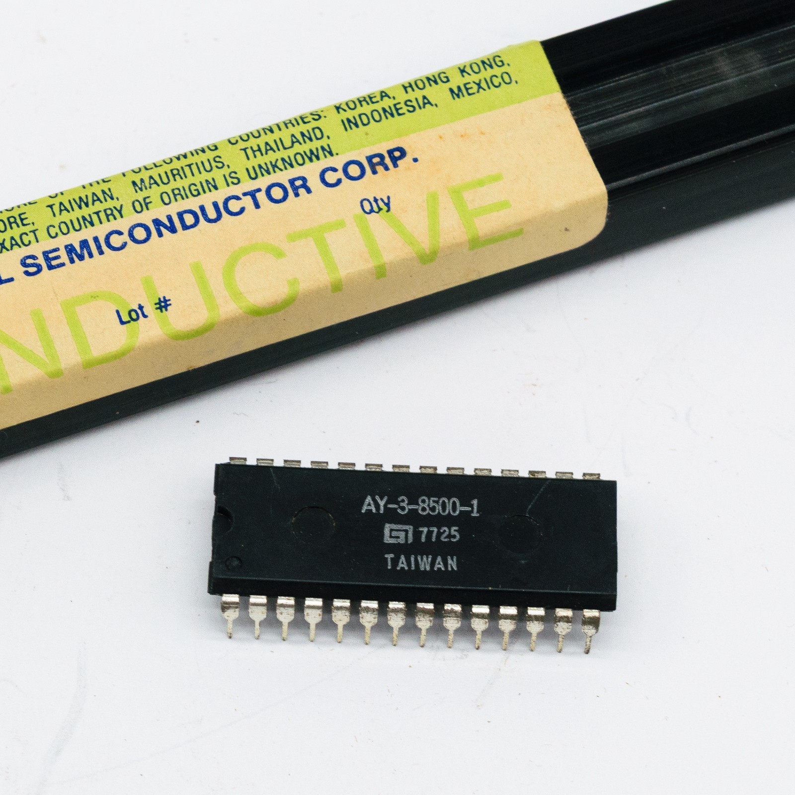 NOS General Instruments AY-3-8500-1 28DIP Ball & Paddle IC for Pong