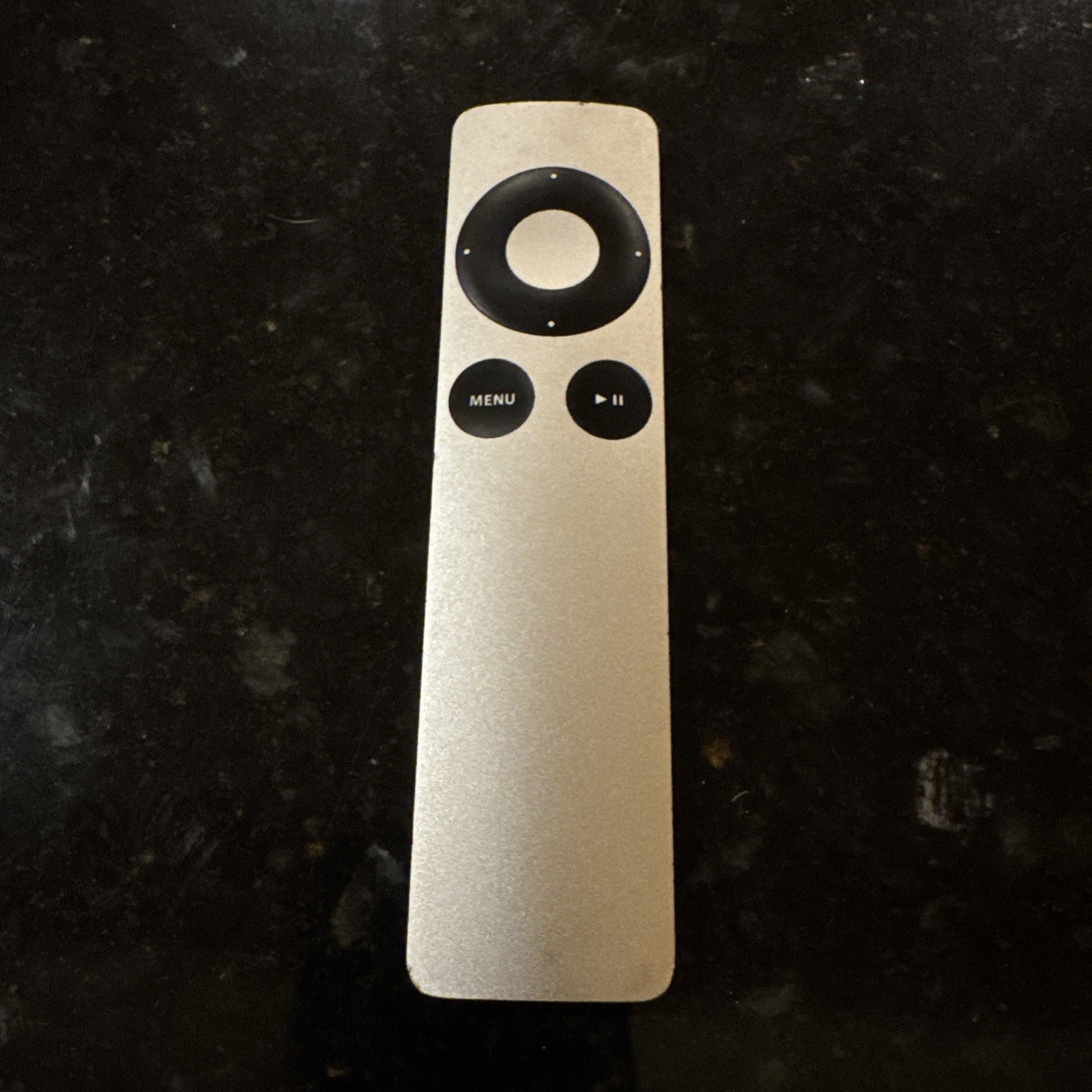 Genuine Apple Silver Remote for TV iPod iMac Macbook Pro Silver A1294