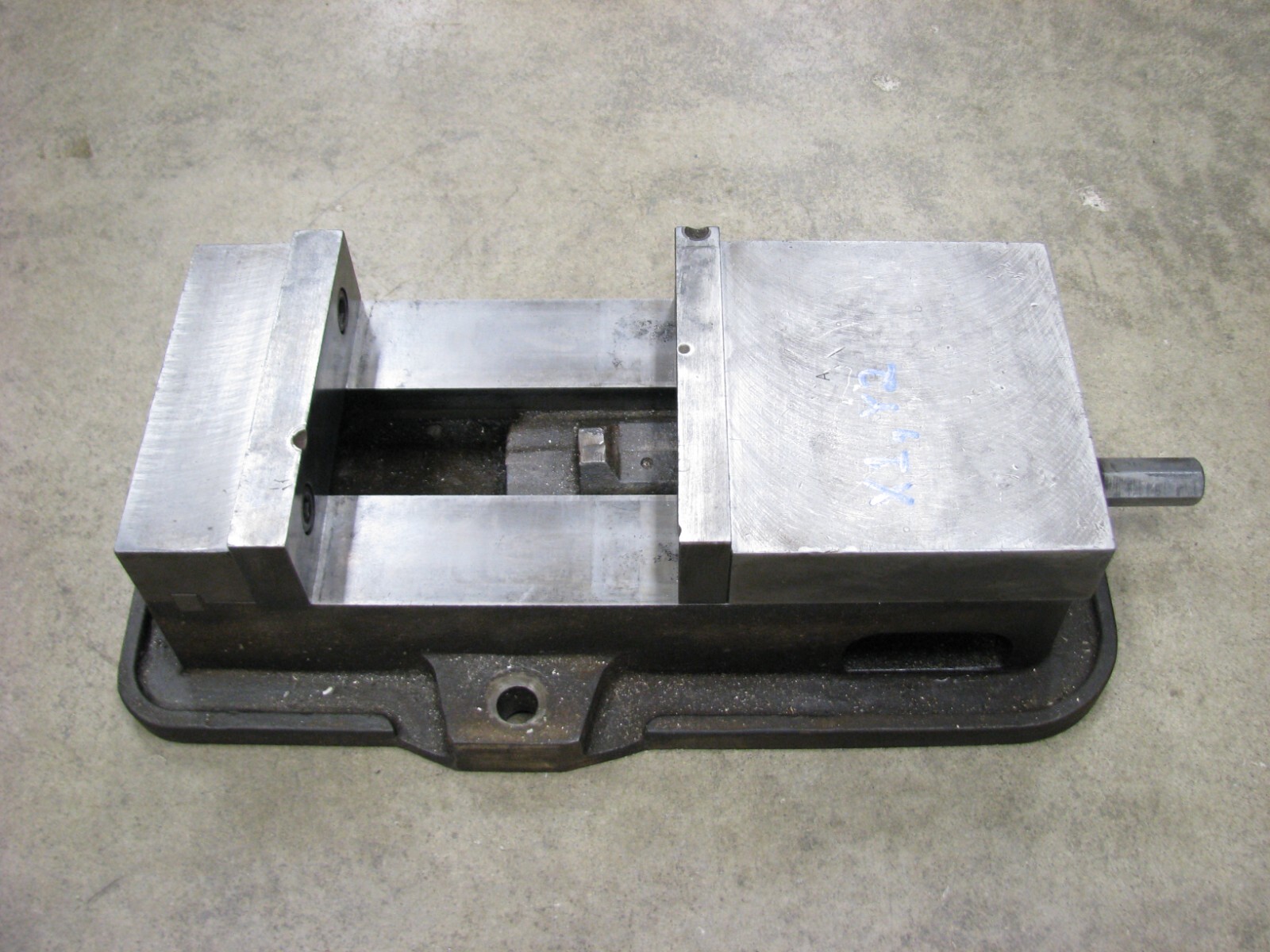 Kurt Type Angle Lock Mill Vise 6" Jaw Width