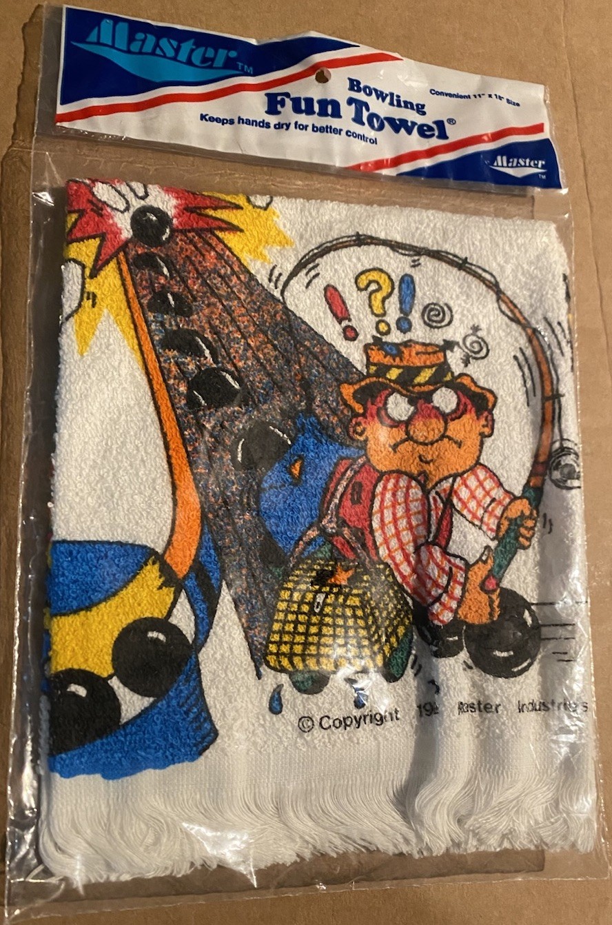 Vintage 1980 Master Brand”Hooked On Bowling” Fishing Fun Towel 11" x 18 NOS NIP
