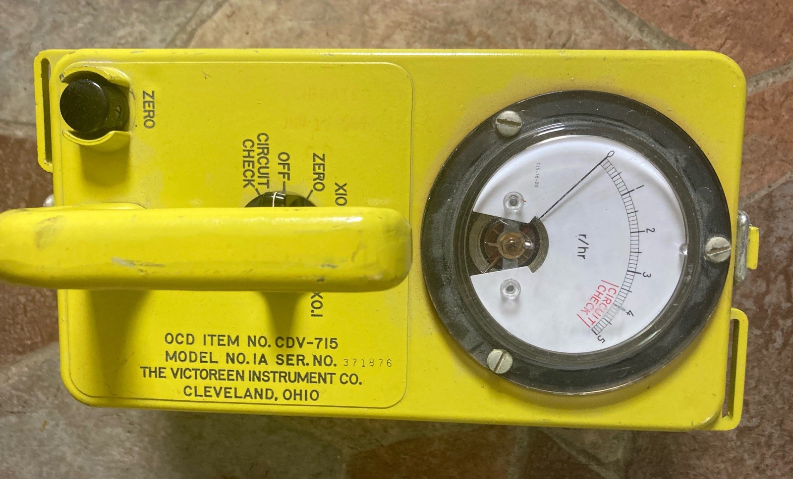 Victoreen Radiological SURVEY METER CDV-715 GEIGER COUNTERS