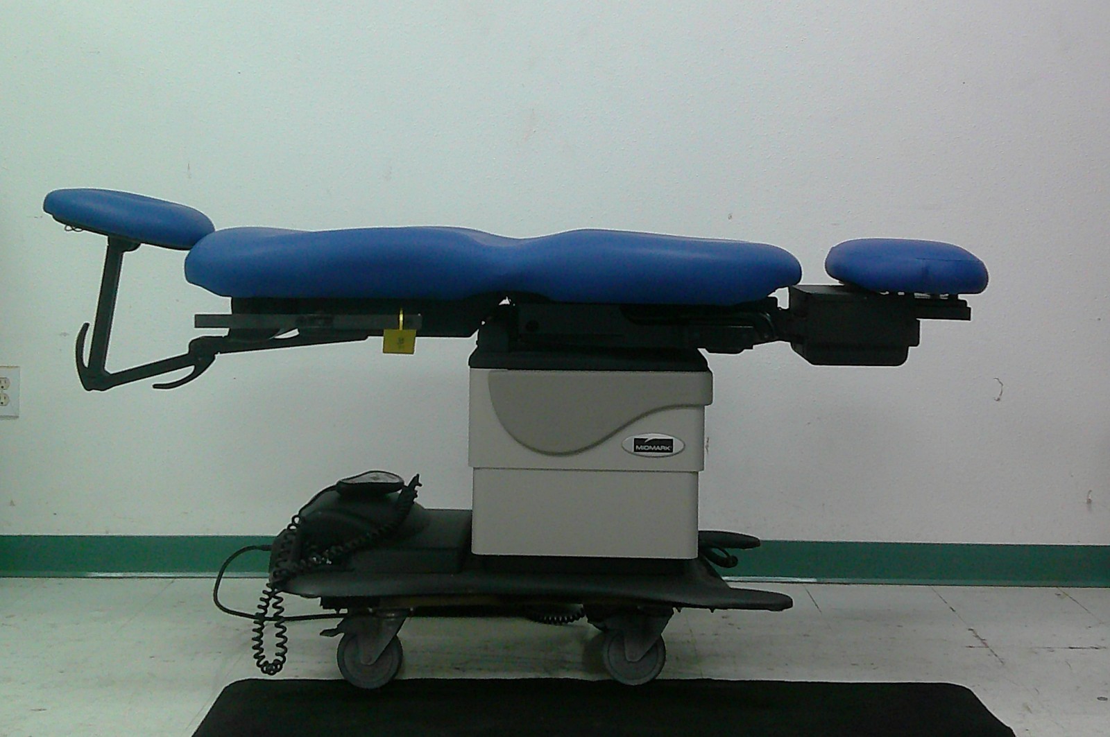Midmark 630 Exam Table