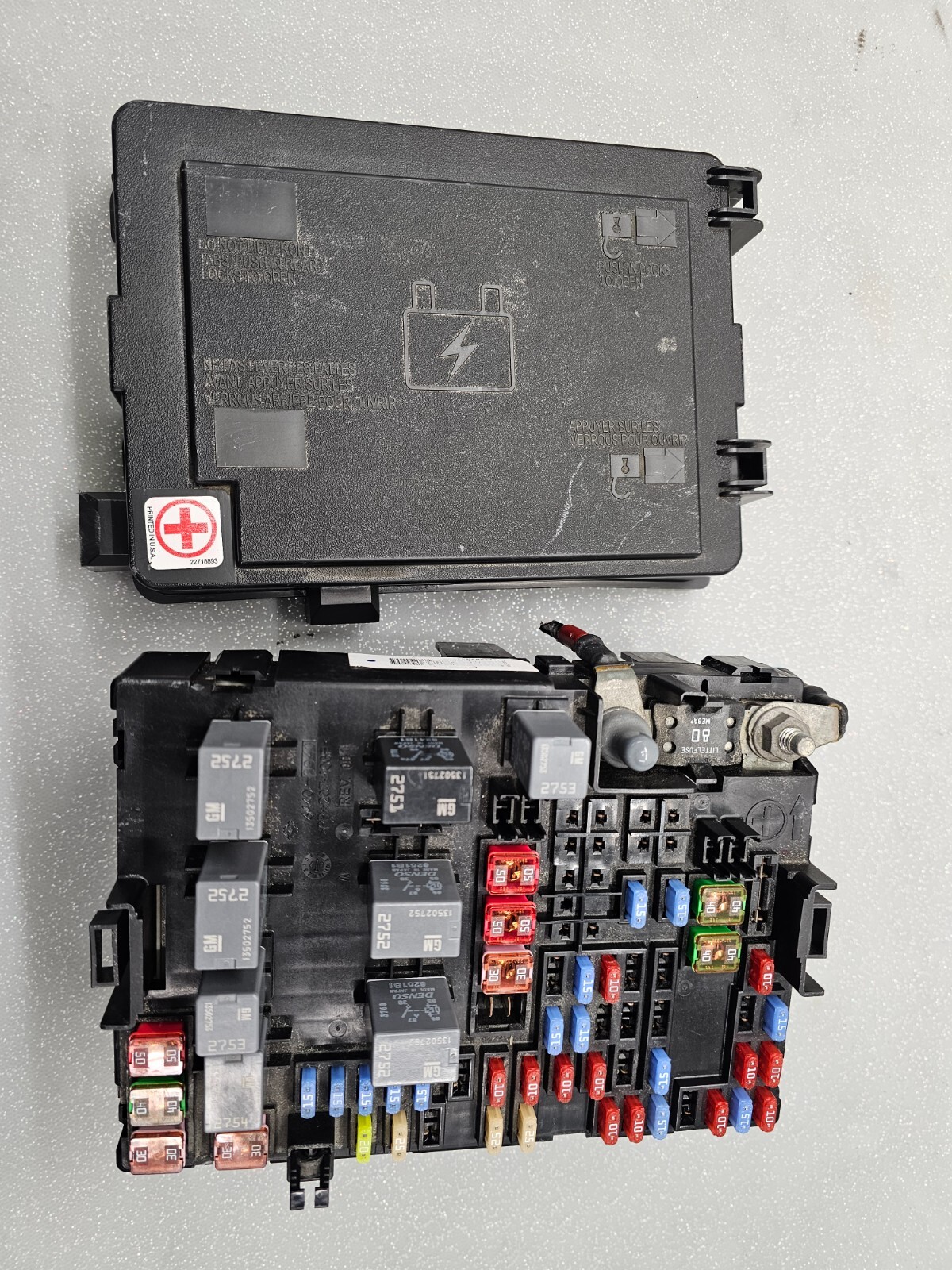 🔥2007-2009 Chevrolet Equinox Engine Fuse Relay Box Control Module OEM