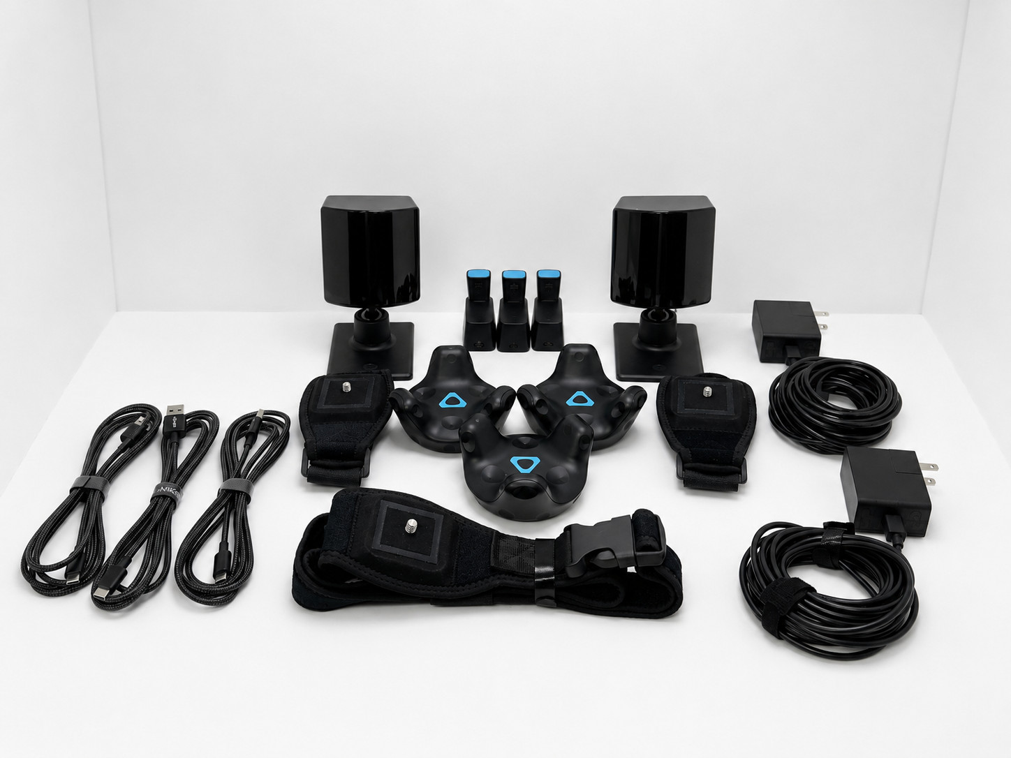 VR Full Body Tracking - 2.0 Trackers, 2.0 Base Stations, NEW Straps VR Chat