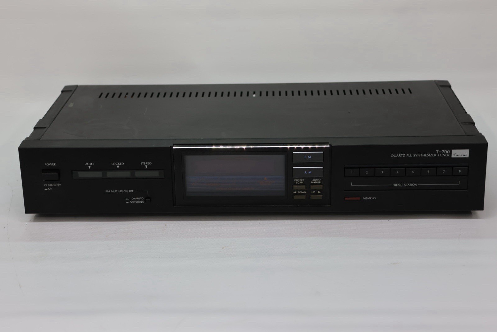 Vintage Sansui T-700 Quartz PLL Synthesizer AM/FM Stereo Tuner Power Works