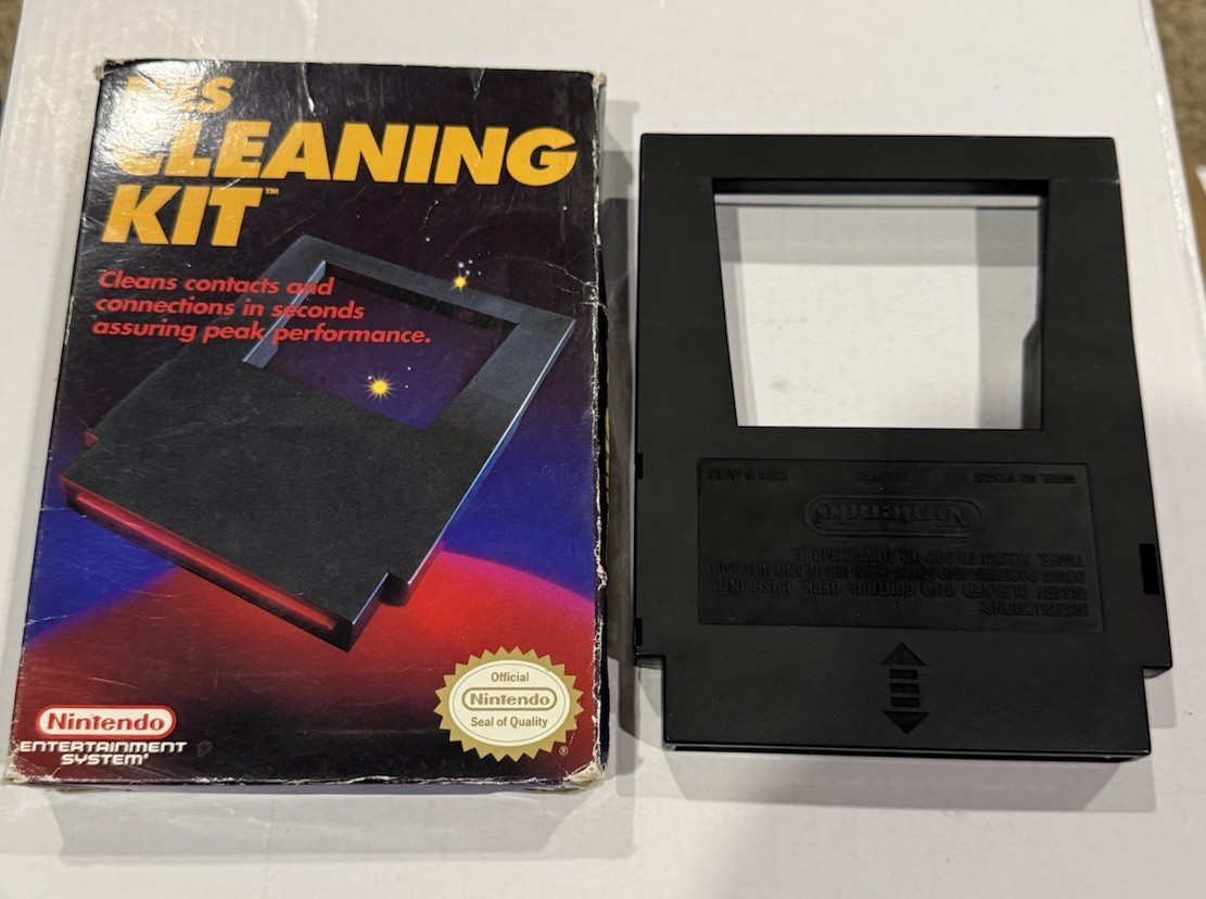 Official NES Cleaning Kit (Nintendo Entertainment System, 1989) With Box
