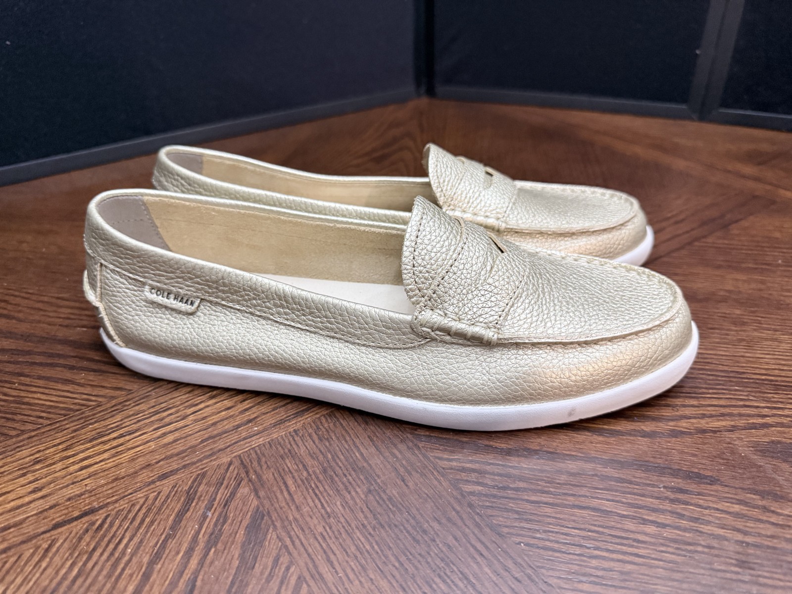 COLE HAAN Women's SOFT GOLD PINCH WEEKENDER Penny Shoe LOAFER SIZE 10.5