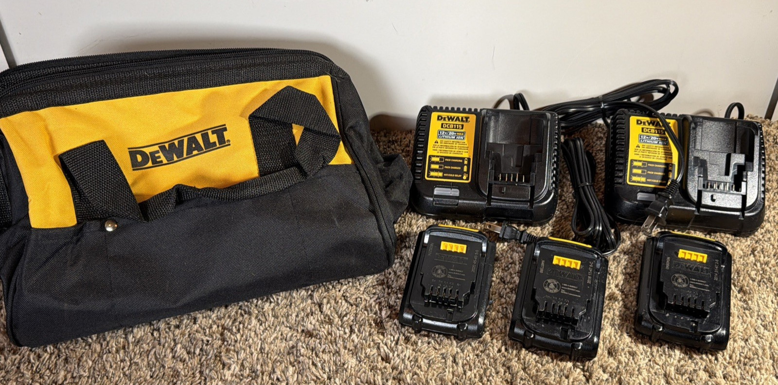 DEWALT NEW BAG 2 CHARGERS 3 LIGHTLY USED BATTERIES 20V KIT DCB115 DCB201 DCB207