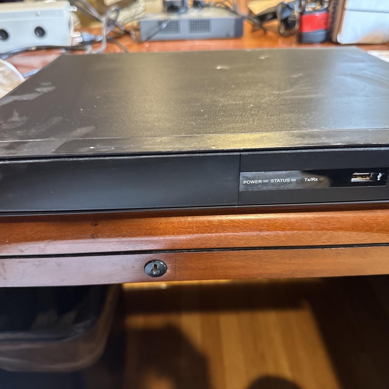 ENS Network Video Recorder ￼SN3208/8P-K