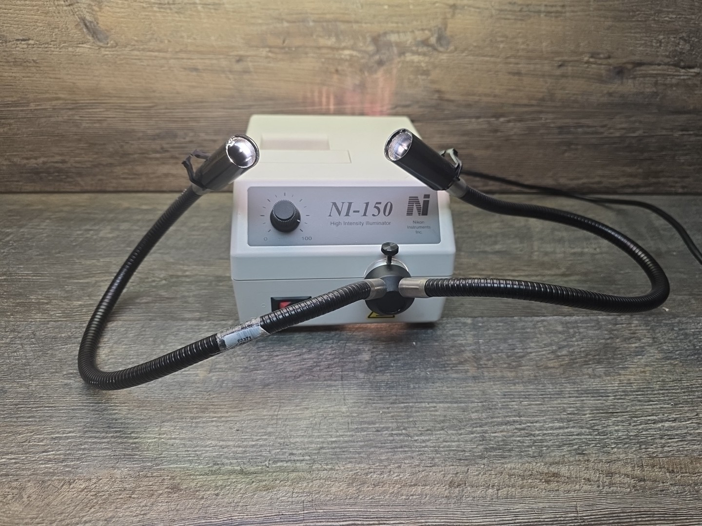 Nikon Ni-150  150 Watt Halogen Illuminator high intensity
