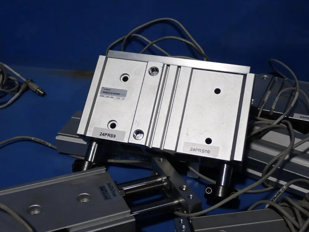 PNEUMATIC CYLINDERS 01261130045