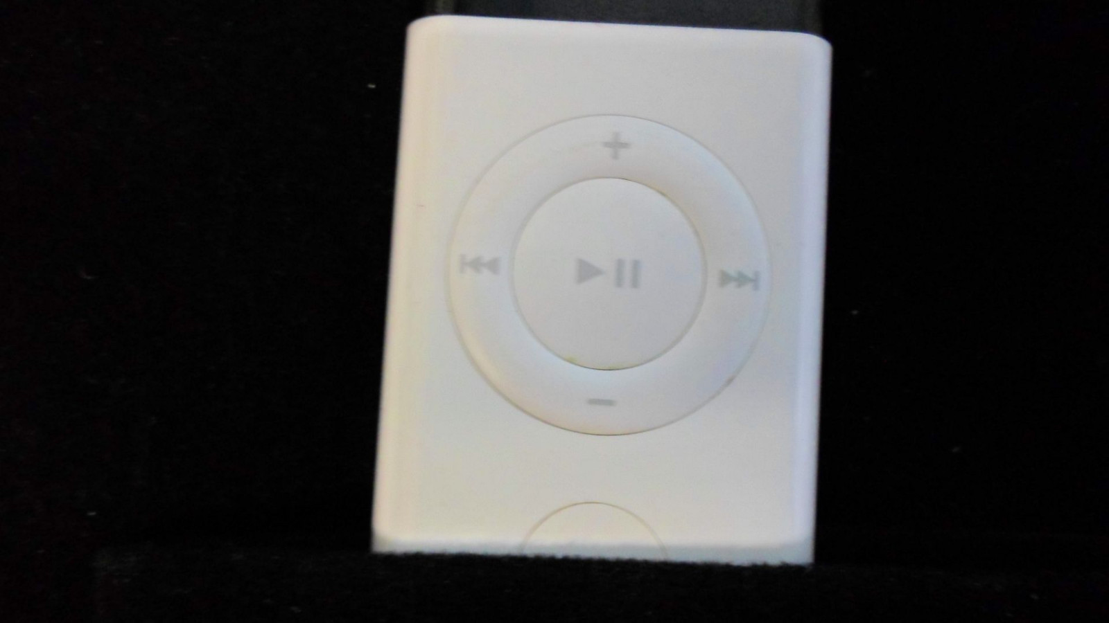 Genuine OEM Apple Remote Control Model A1156 , EMC 2086