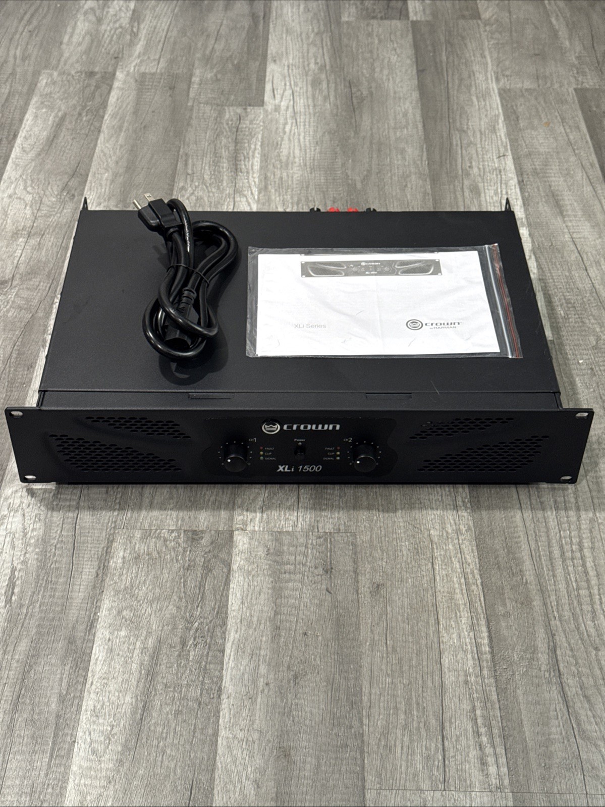Crown XLI 1500 Amplifier 2 Channel (450 Watts 4 Ohm, 330 Watts 8 Ohm)