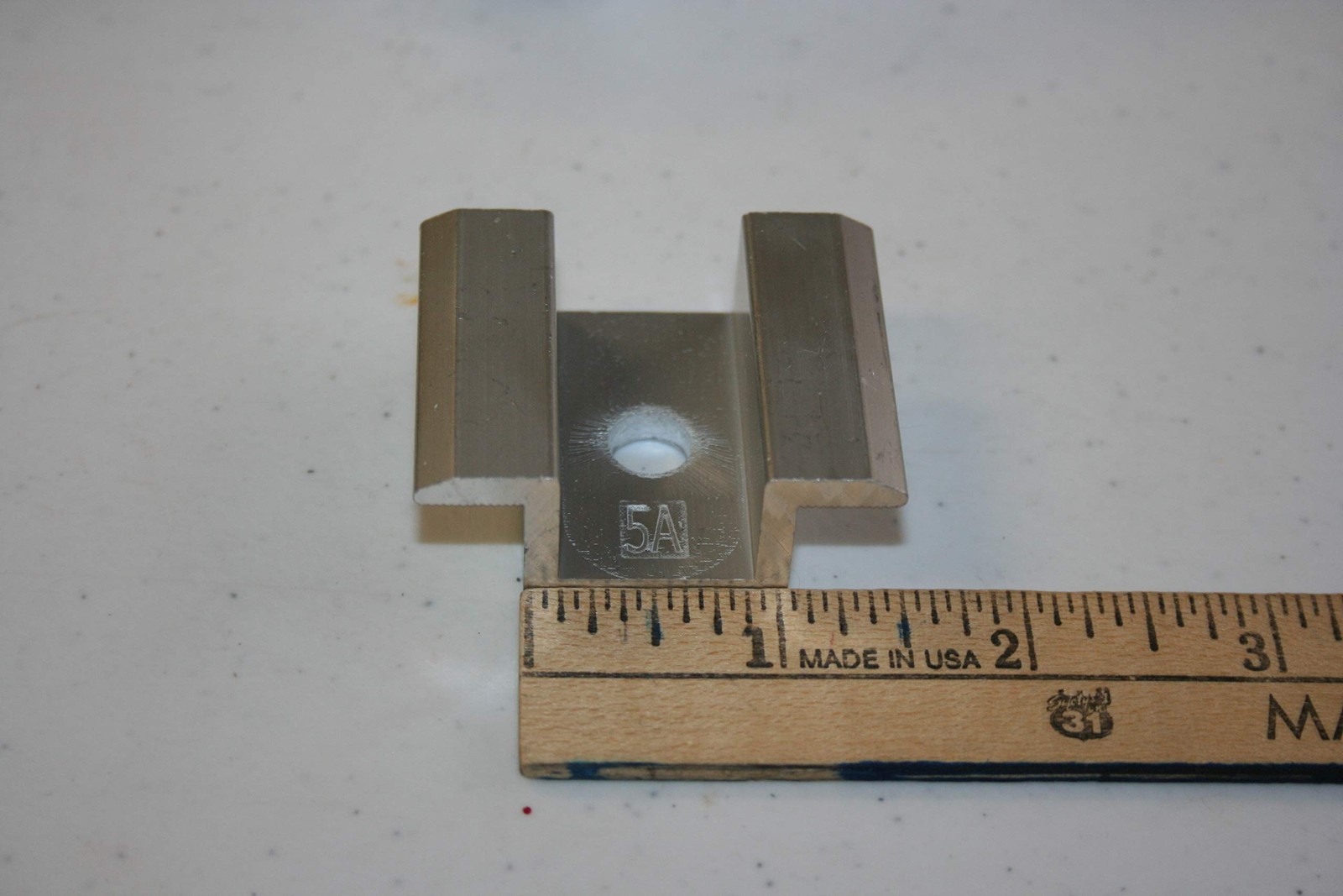 Solar Mounting 20 Mid-Clamps No Hardware & 8 End-Clamps