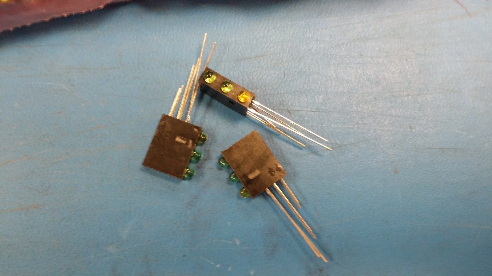 (5 PCS) 31PCT170C5N-G/G/Y PCB T1 (3mm) Tri-Level, High-Efficiency Clear LED