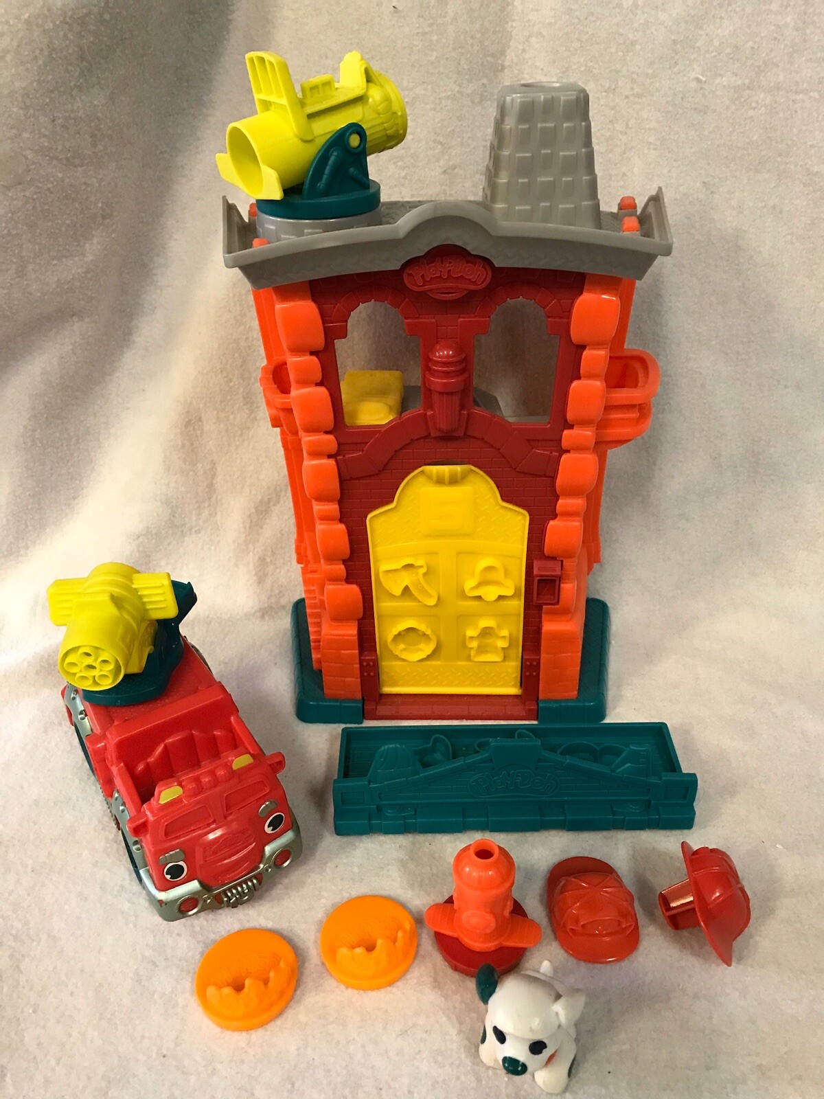 Play-Doh Town Firehouse Modeling Compound Playset Play Doh Playdoh