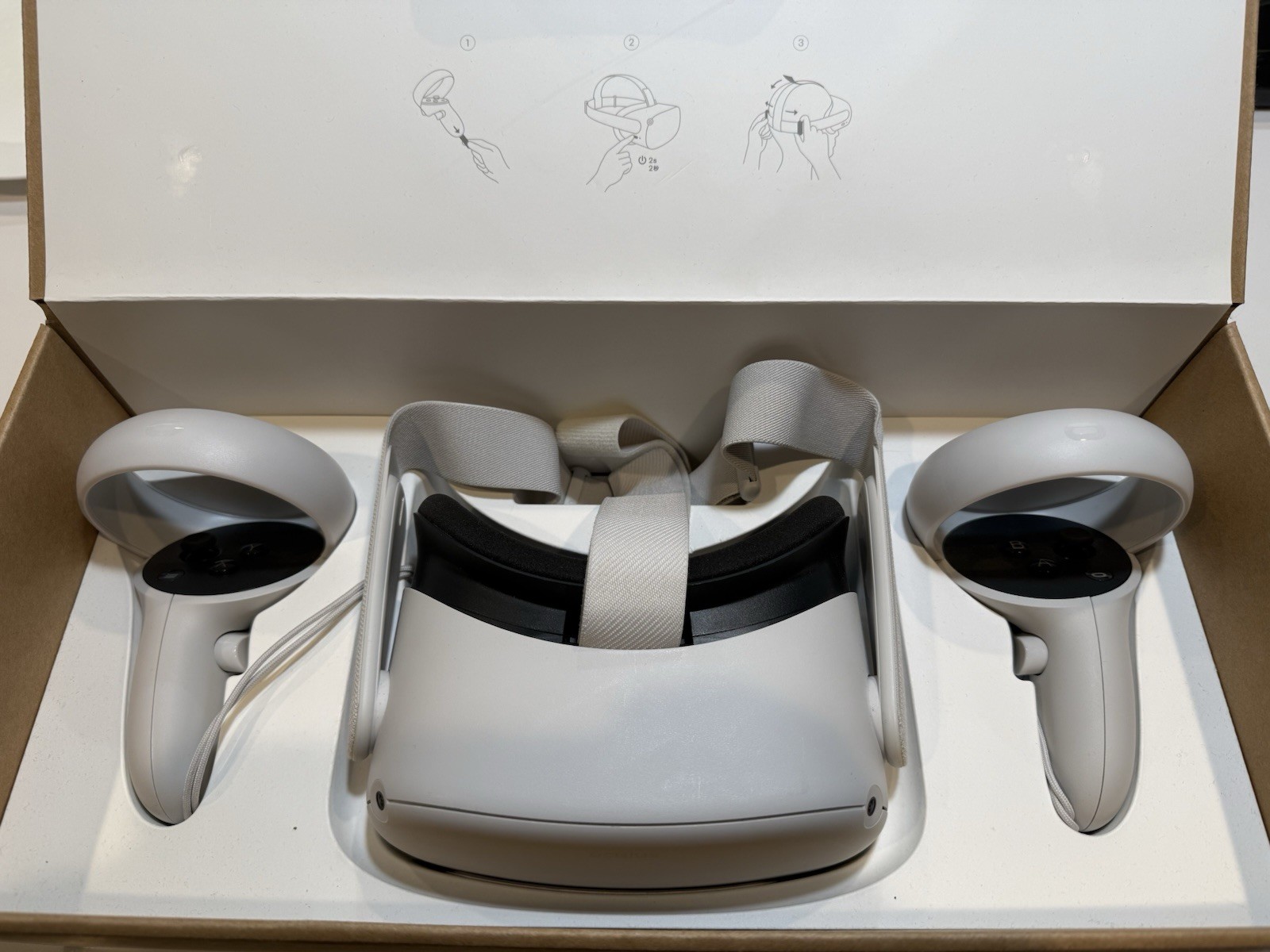 Meta Quest 2 VR Headset 128GB Boxed Excellent Condition w Controllers