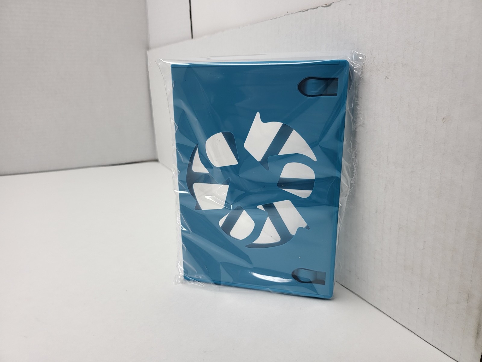MINT NEW SEALED USA Official OEM Nintendo Wii U Blue Replacement Video Game Case