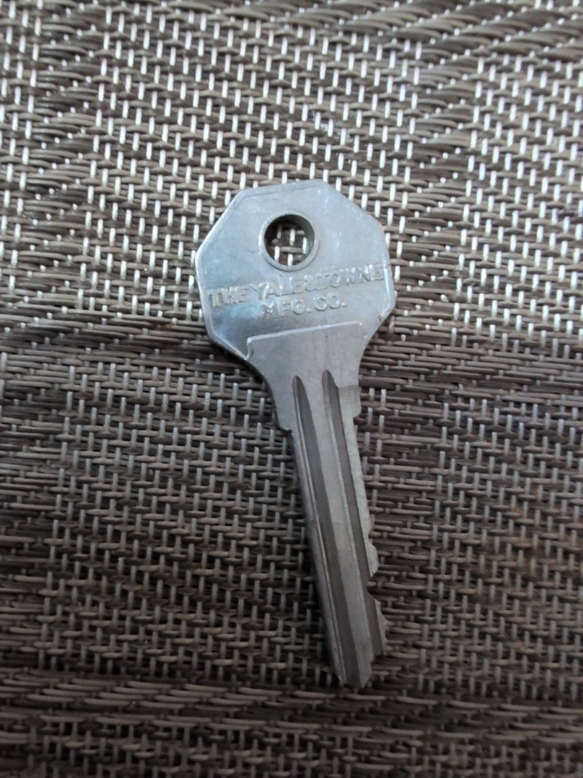 Yale Key BY204