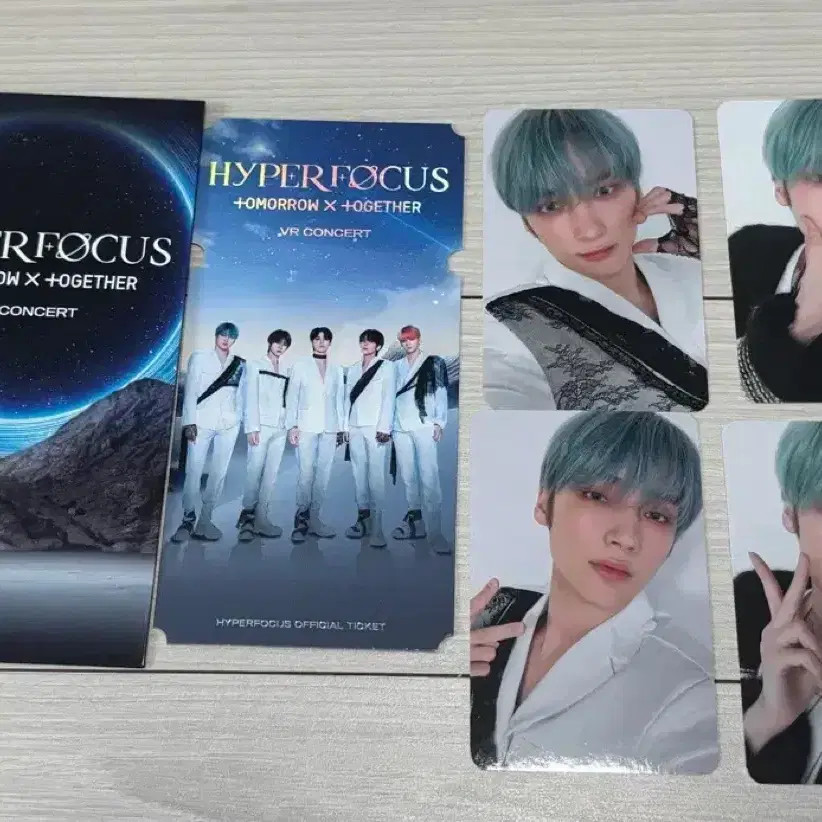 TXT VR Concert Photocard + HueningKai Photo Cards 4-Piece Set - Completely