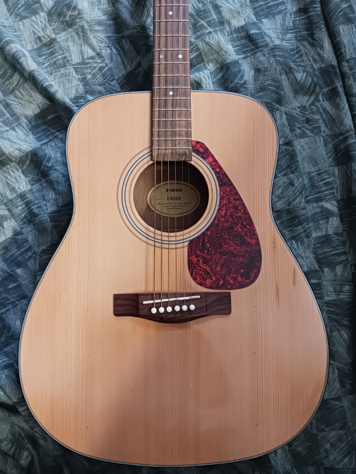 Yamaha FX325 Acoustic Electric Full Size 41" Guitar