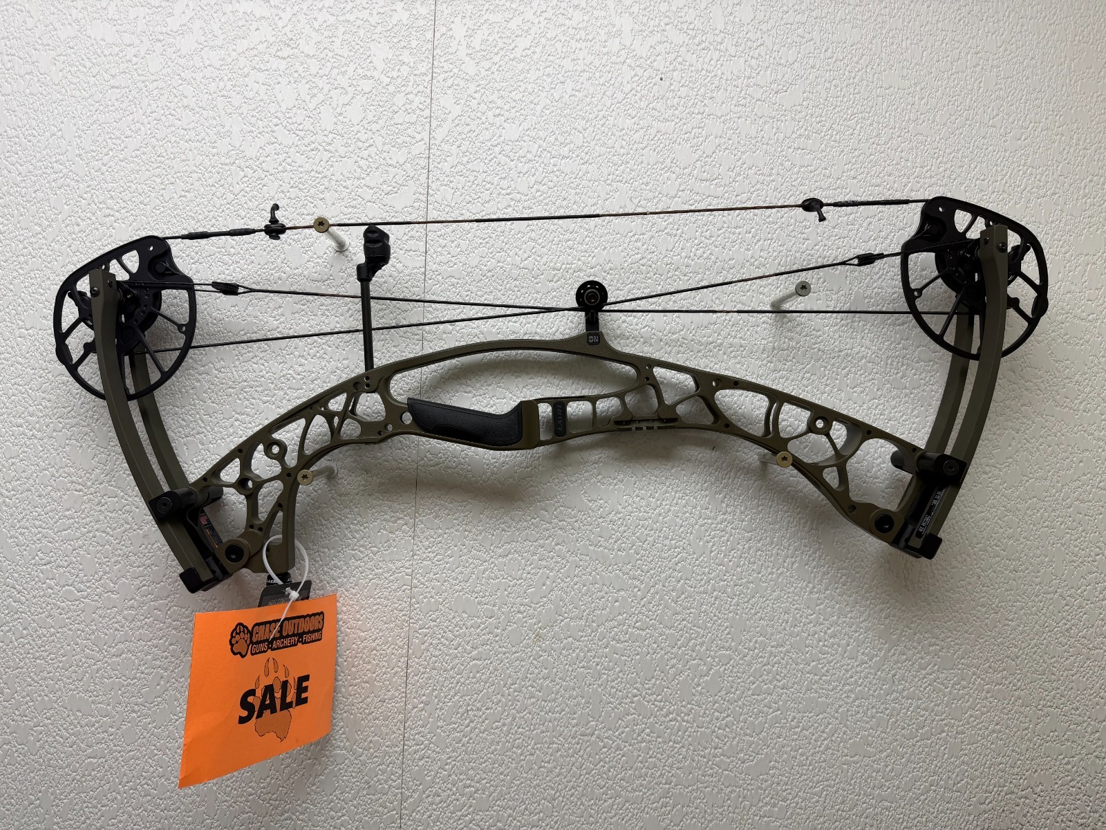 Hoyt AX2 29 Left Hand 70# Green
