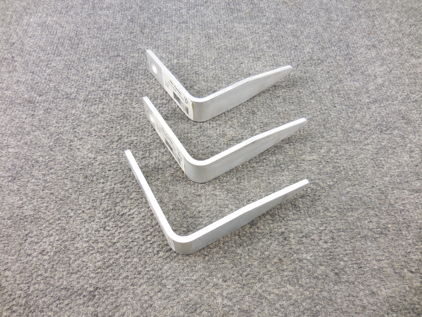 Lot of (3) Unused Air Locker GH#1 Gun Hanger L Shape 1/4" Superior Parts GH#2