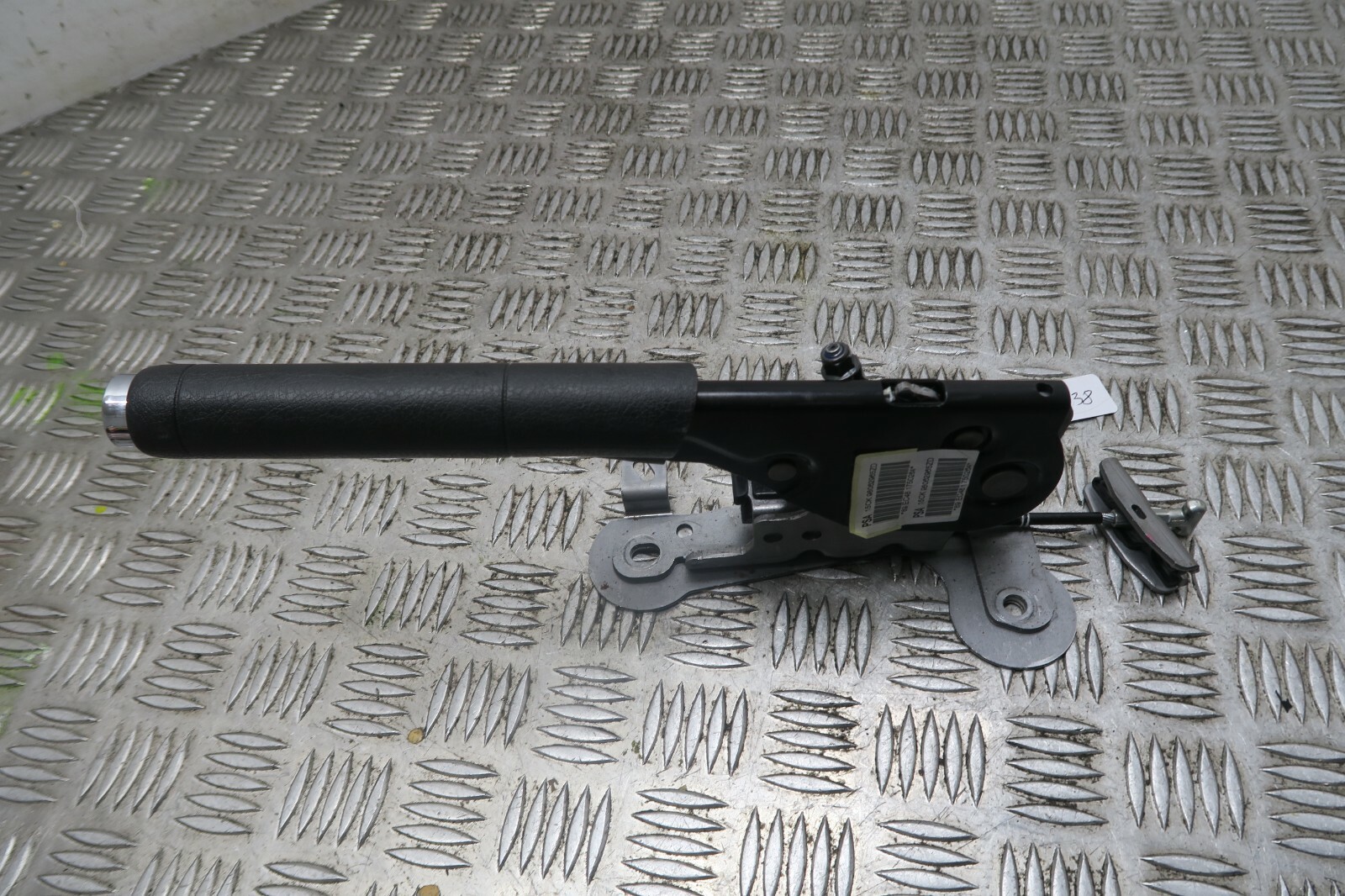 2018 PEUGEOT 208 5DRS HANDBRAKE LEVER HANDLE PARKING BRAKE 98062965ZD REF9738